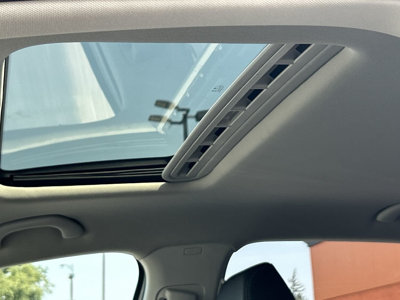 Certified Used 2020 Pure White Volkswagen Highline image 29