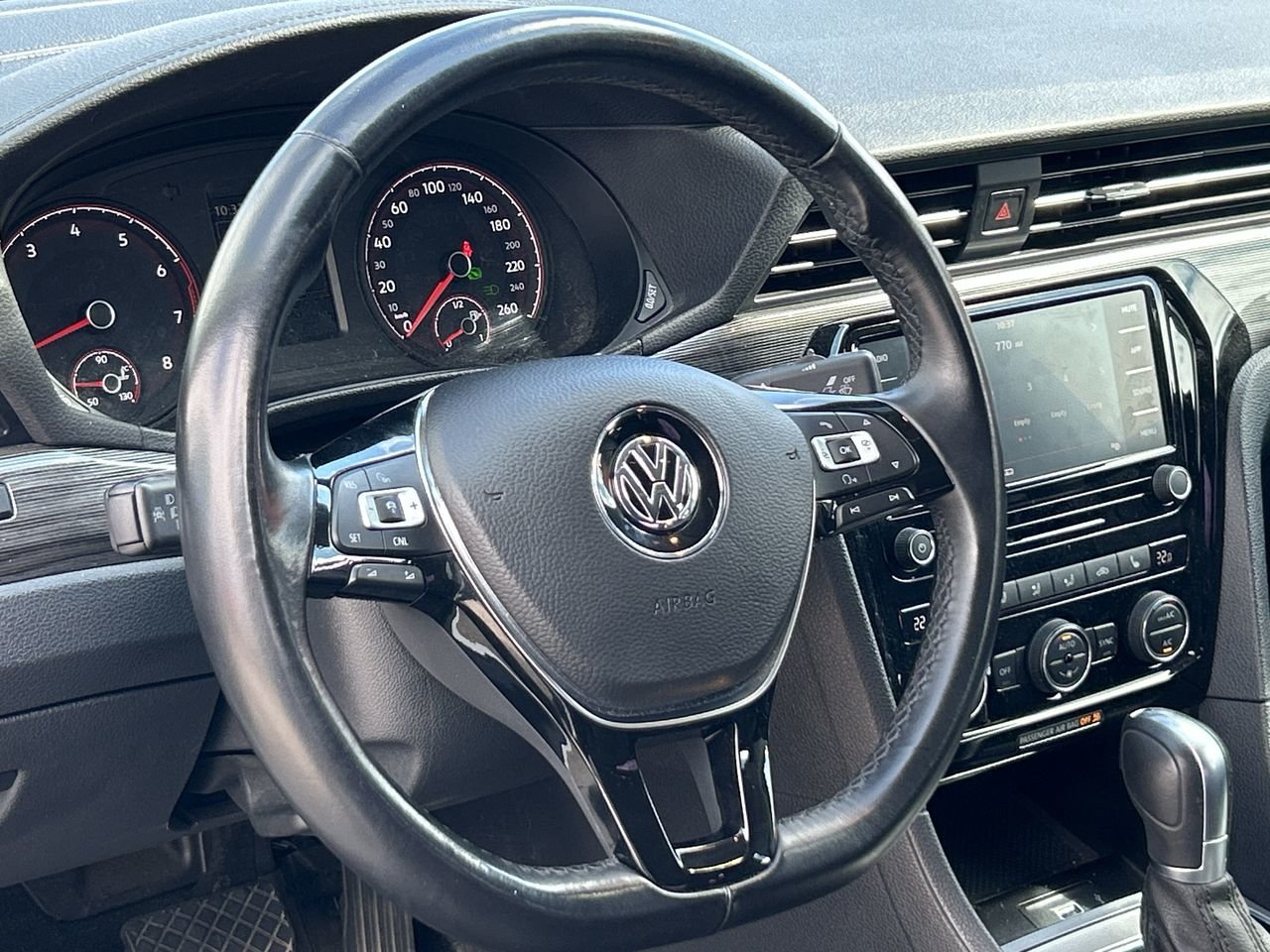 Certified Used 2020 Pure White Volkswagen Highline image 22
