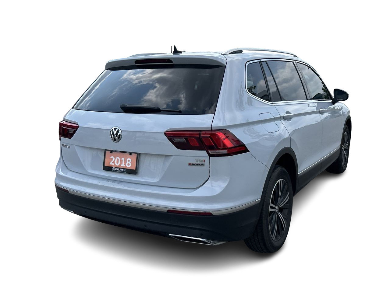 Certified Used 2018 Pure White Volkswagen Highline image 10