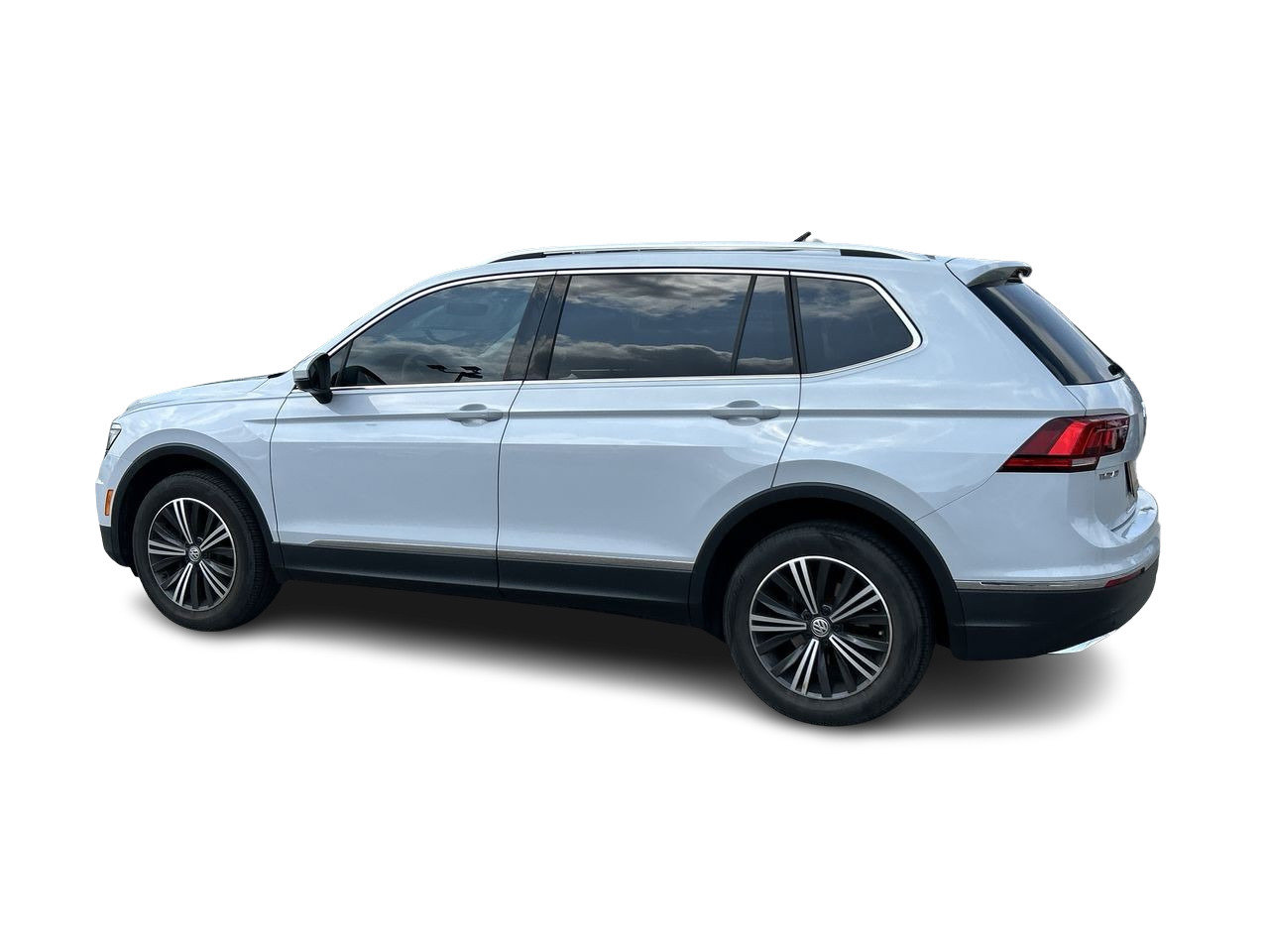 Certified Used 2018 Pure White Volkswagen Highline image 6