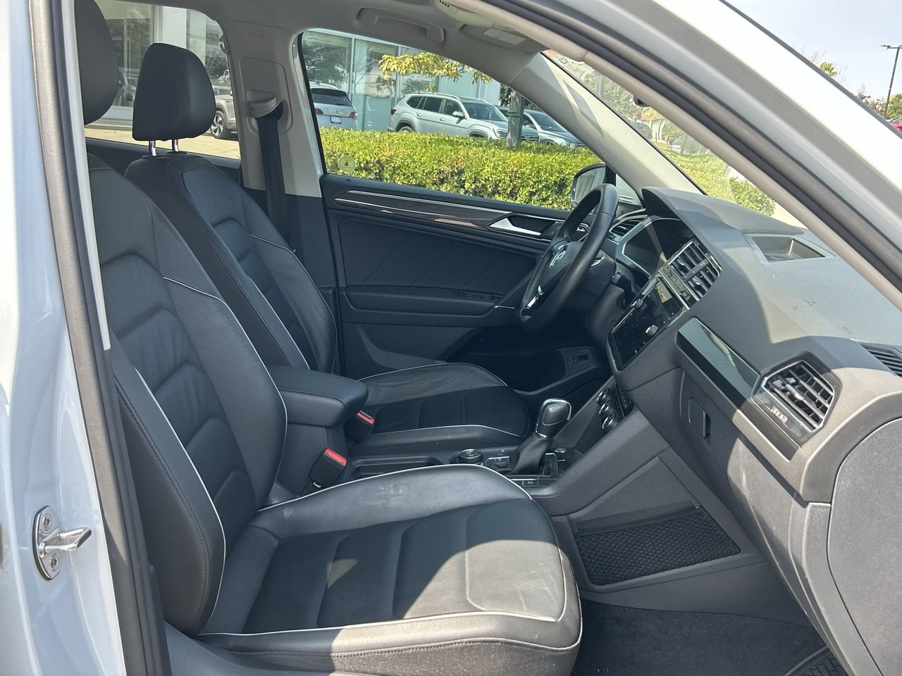 Certified Used 2018 Pure White Volkswagen Highline image 25