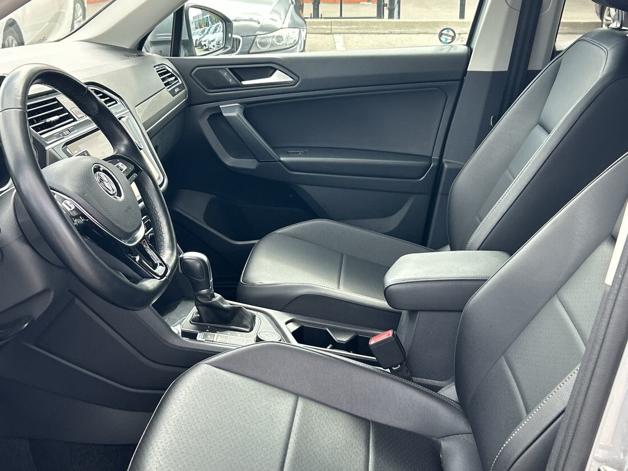 Certified Used 2019 Pyrit Silver Met Volkswagen Comfortline image 19