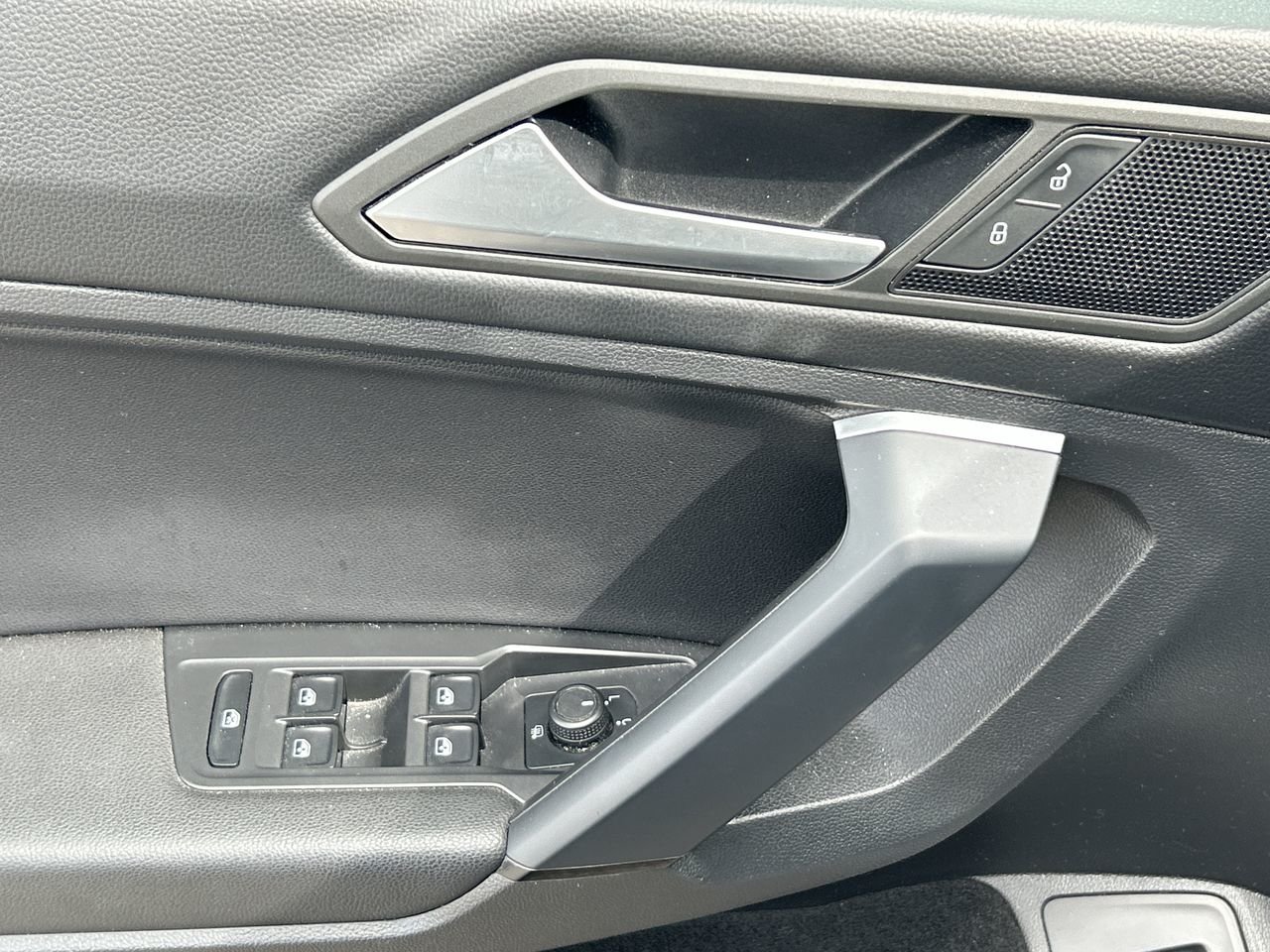Certified Used 2019 Pyrit Silver Met Volkswagen Comfortline image 21