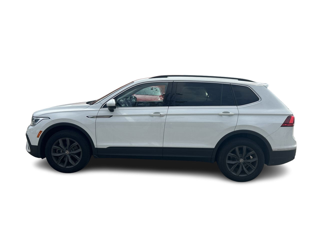 Certified Used 2022 Pure White Volkswagen Comfortline image 4