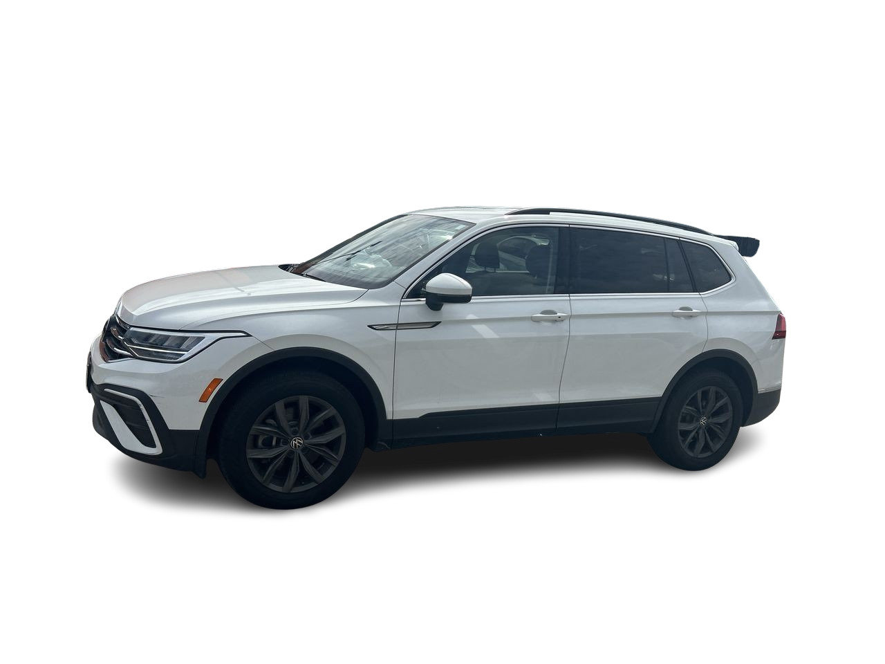 Certified Used 2022 Pure White Volkswagen Comfortline image 3