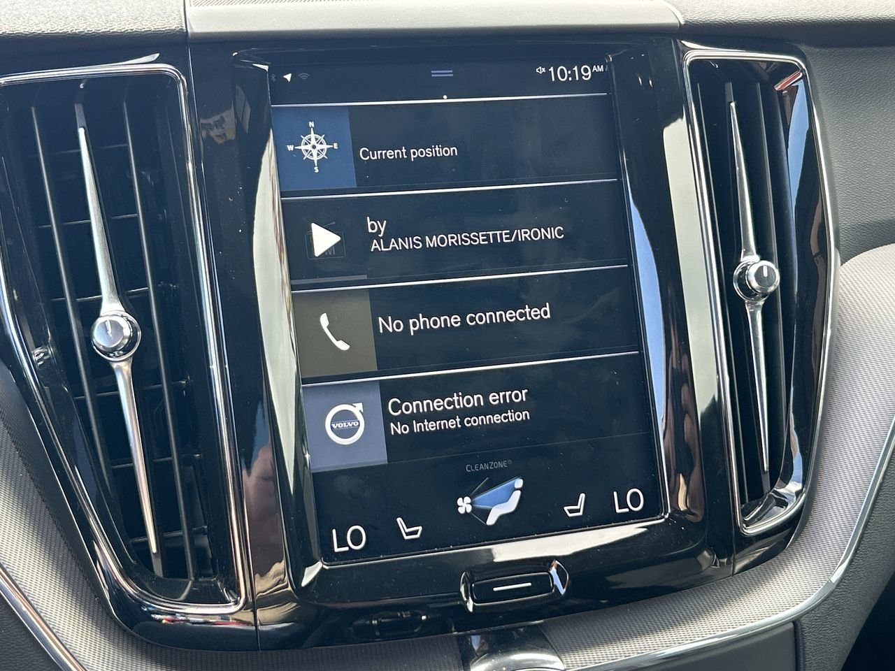Used 2019 Osmium Grey Volvo R-Design image 24