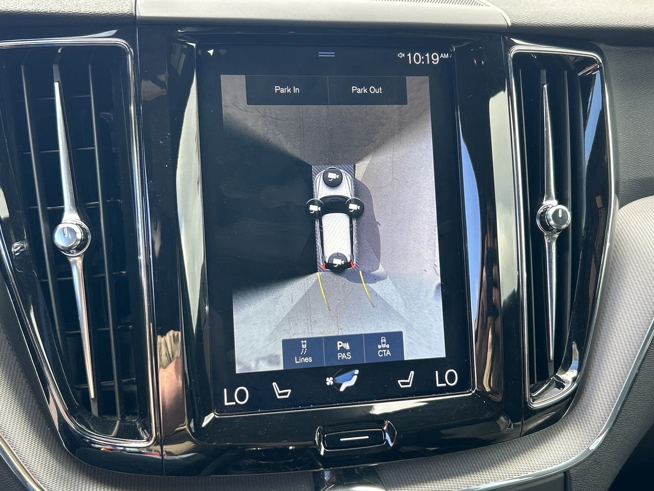 Used 2019 Osmium Grey Volvo R-Design image 27