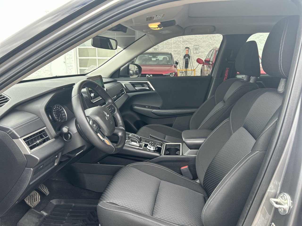 Used 2022 GRAY Mitsubishi SE image 19