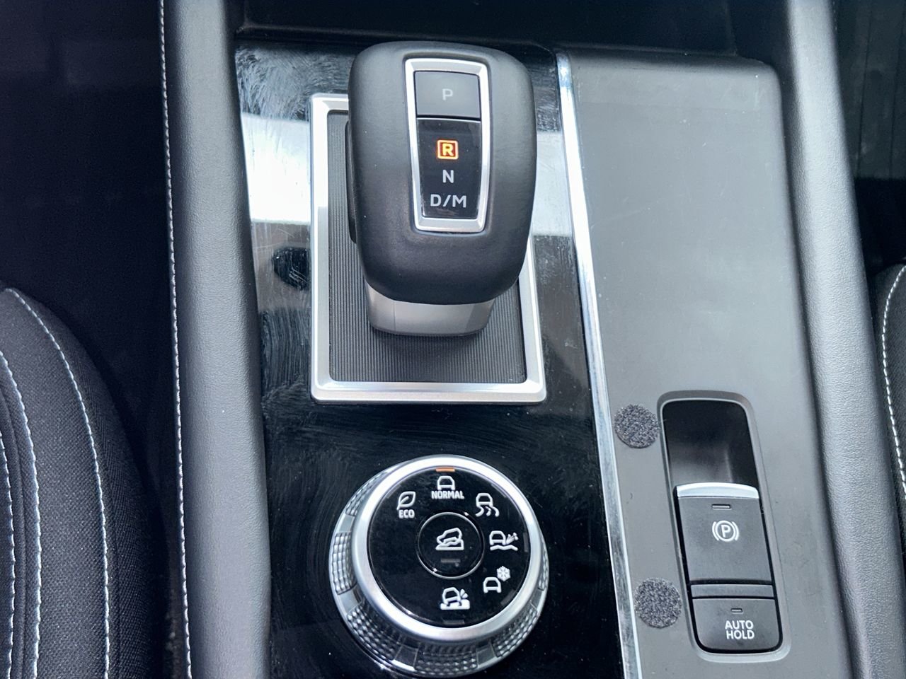 Used 2022 GRAY Mitsubishi SE image 29