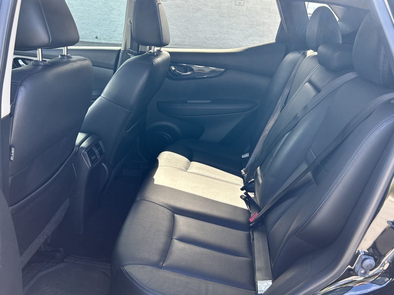Used 2017  Nissan SL image 31
