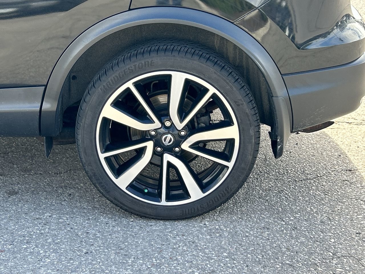Used 2017  Nissan SL image 18