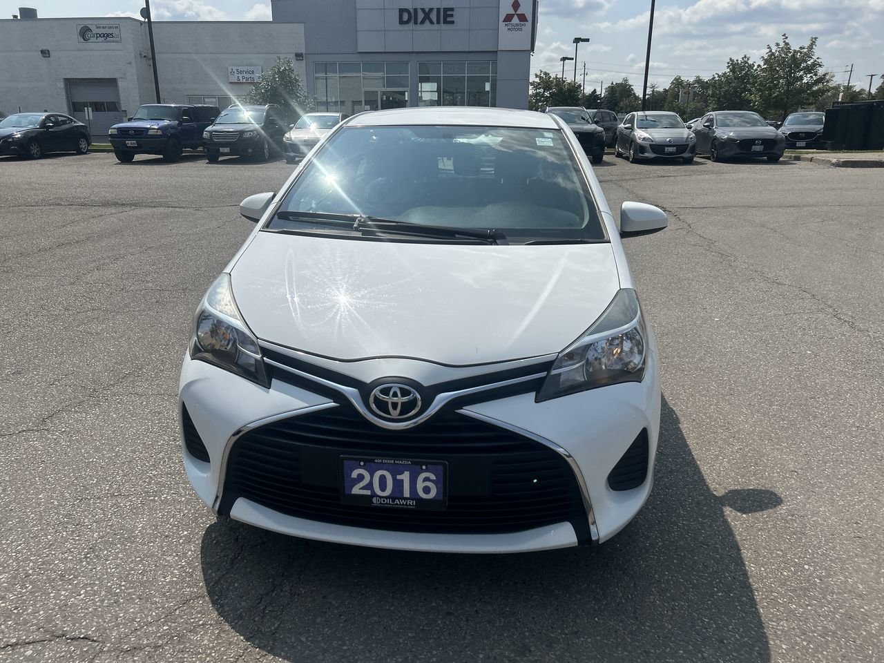 Used 2016 WHITE Toyota LE image 17