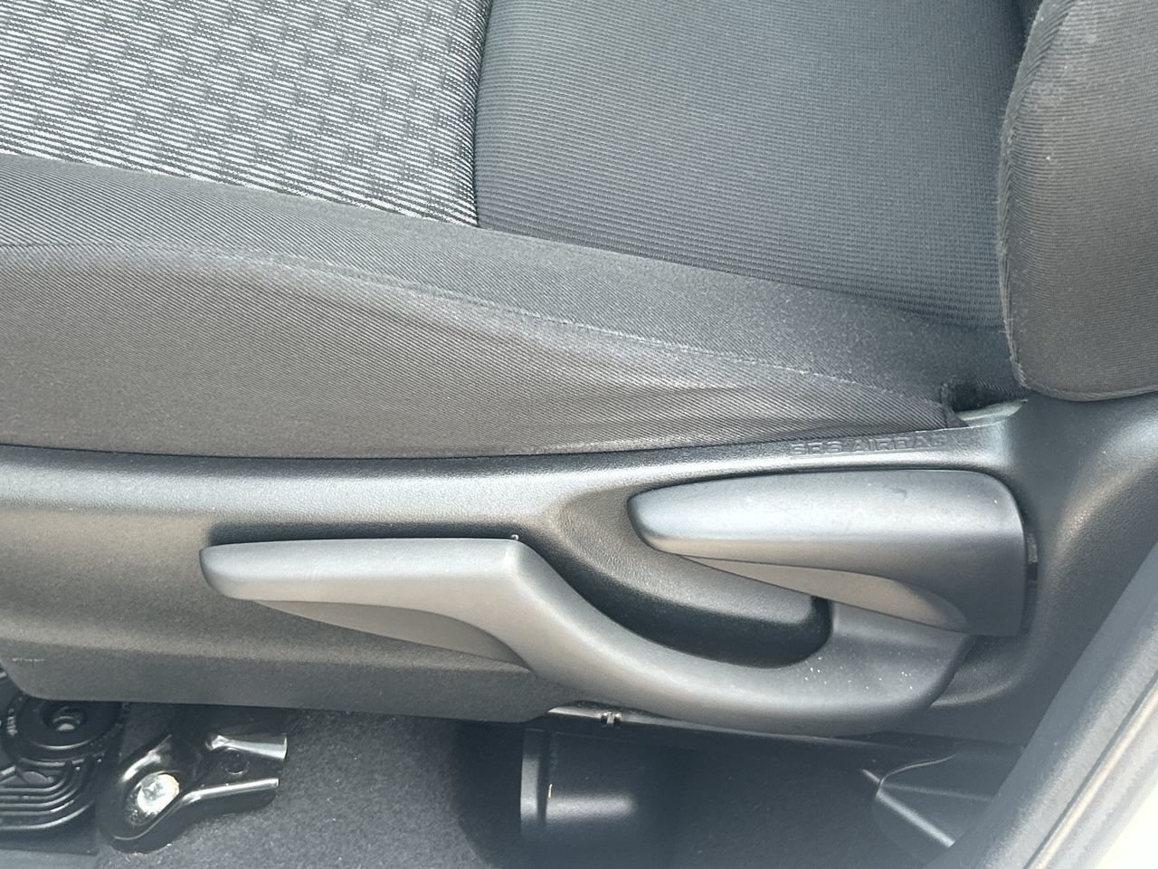 Used 2016 WHITE Toyota LE image 20