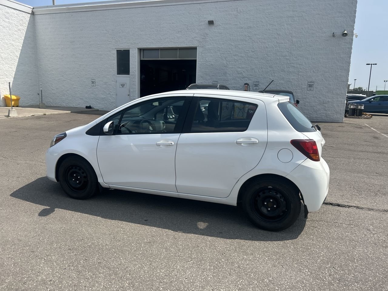 Used 2016 WHITE Toyota LE image 6