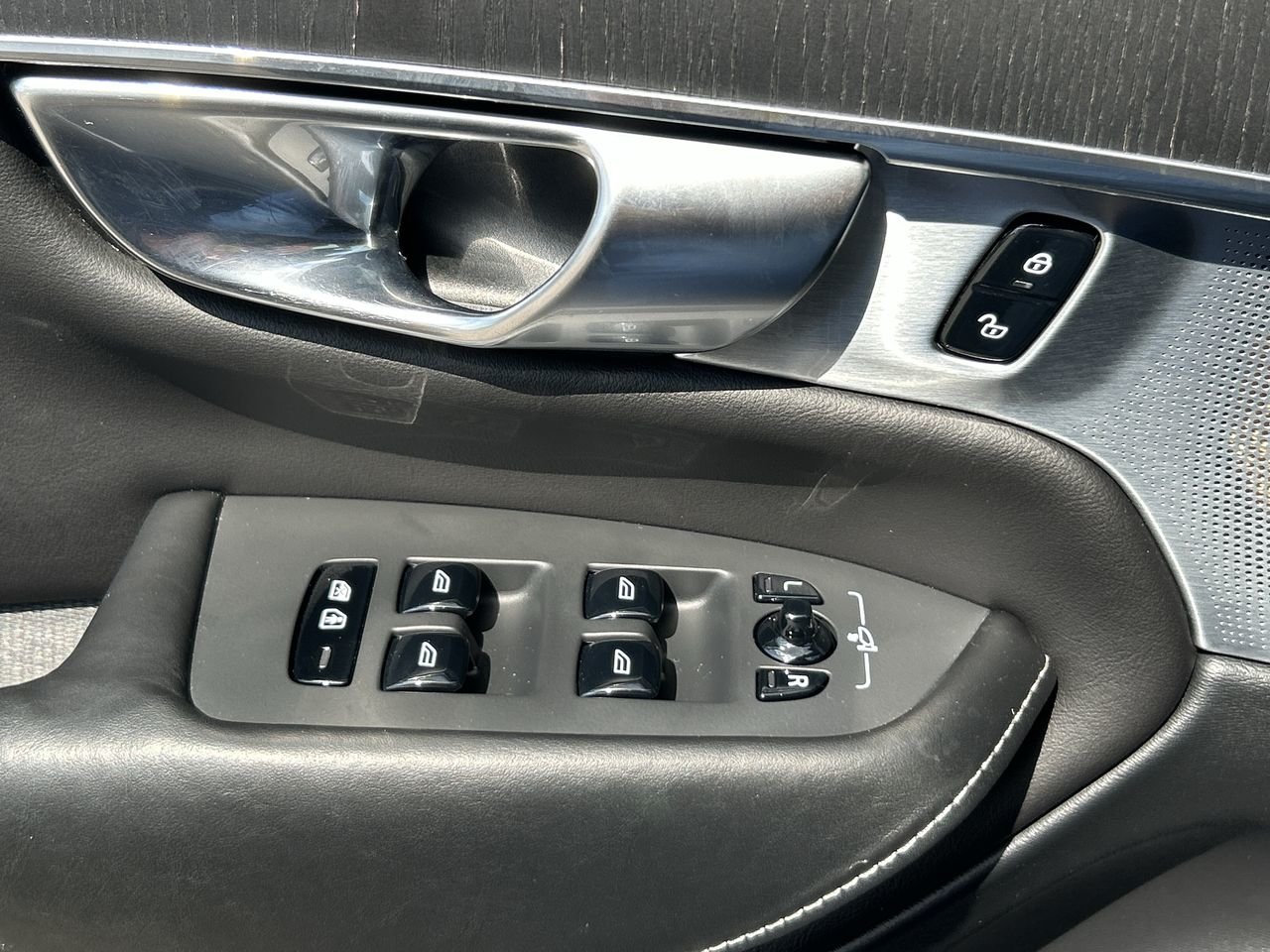 Used 2020 Denim Blue Volvo Inscription image 27