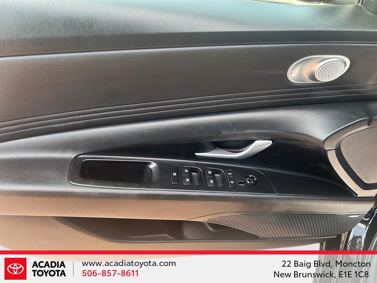 Hyundai Elantra Luxury 2025-11