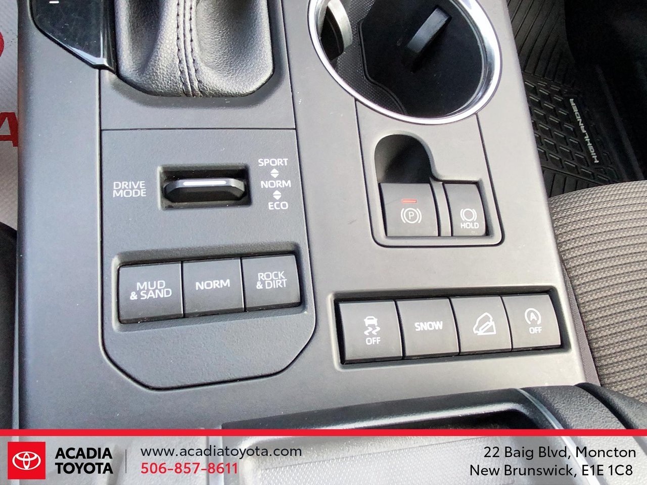 Toyota Highlander LE 2021-16