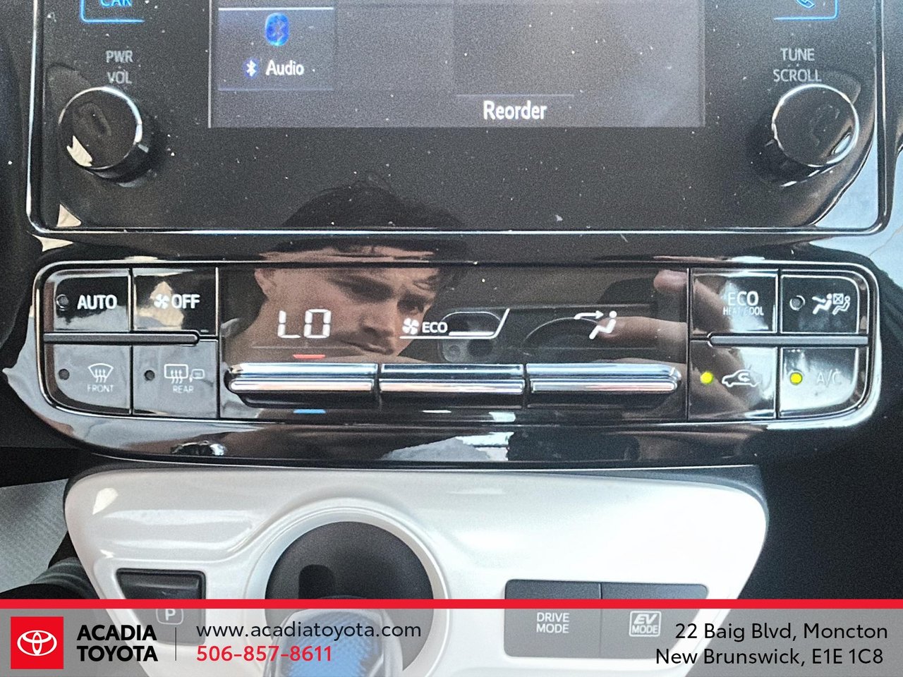 2017 Toyota Prius-15