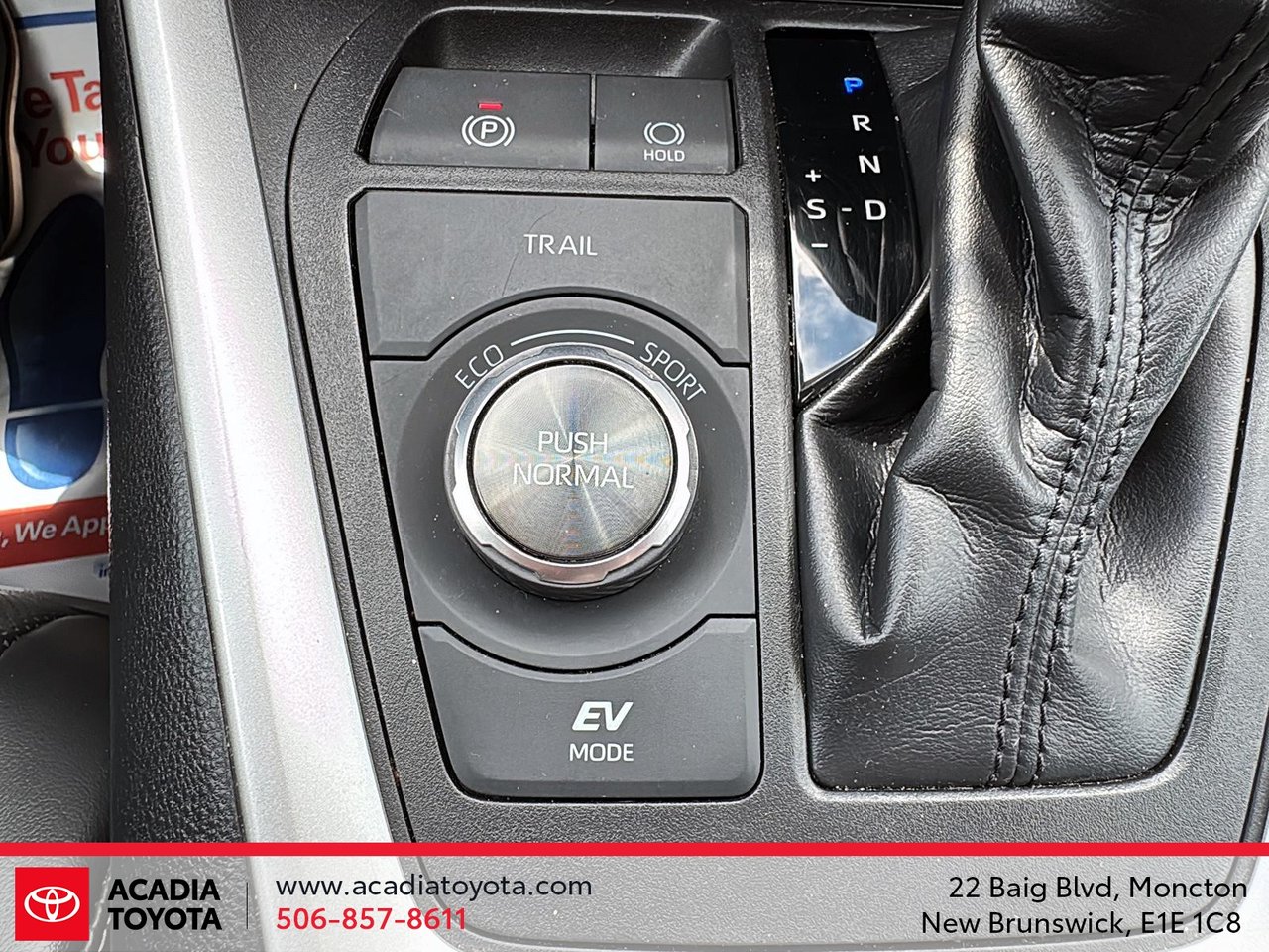 Toyota RAV4 Hybrid Limited 2019-15