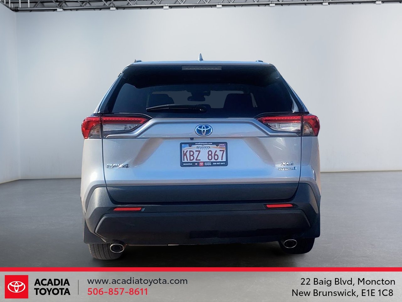 Toyota RAV4 Hybrid XLE 2023-4