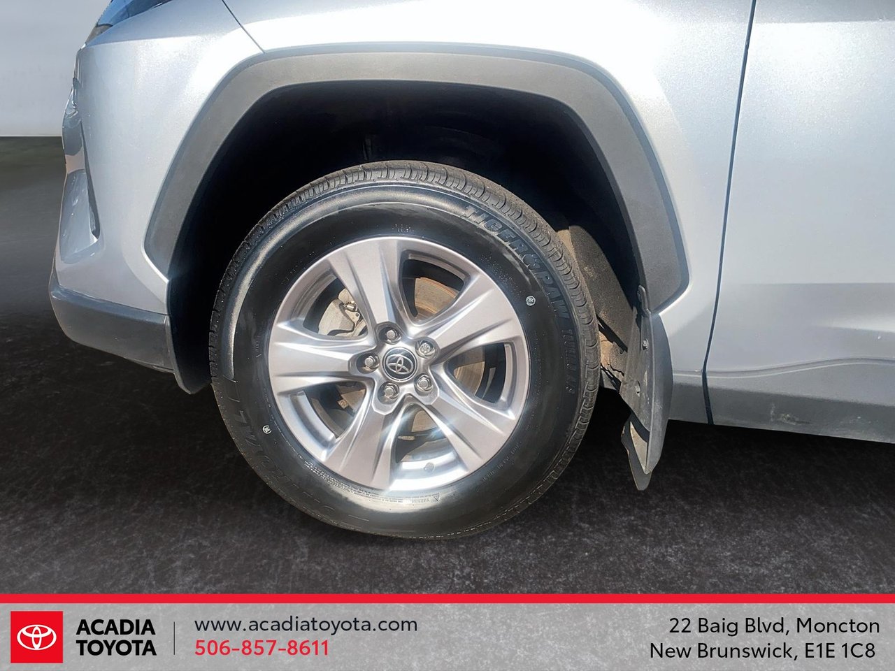 Toyota RAV4 Hybrid XLE 2023-6