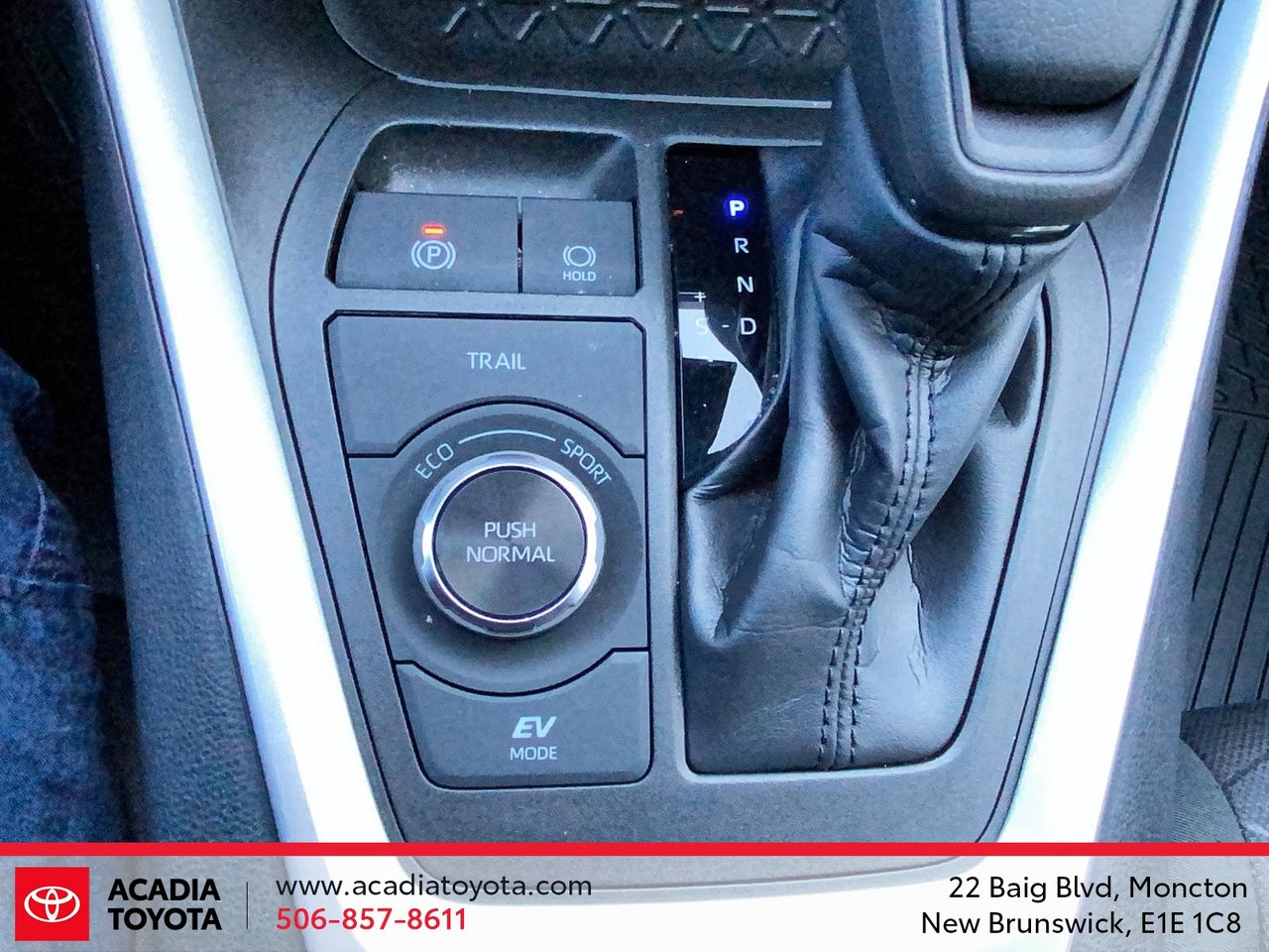 Toyota RAV4 Hybrid XLE 2023-15