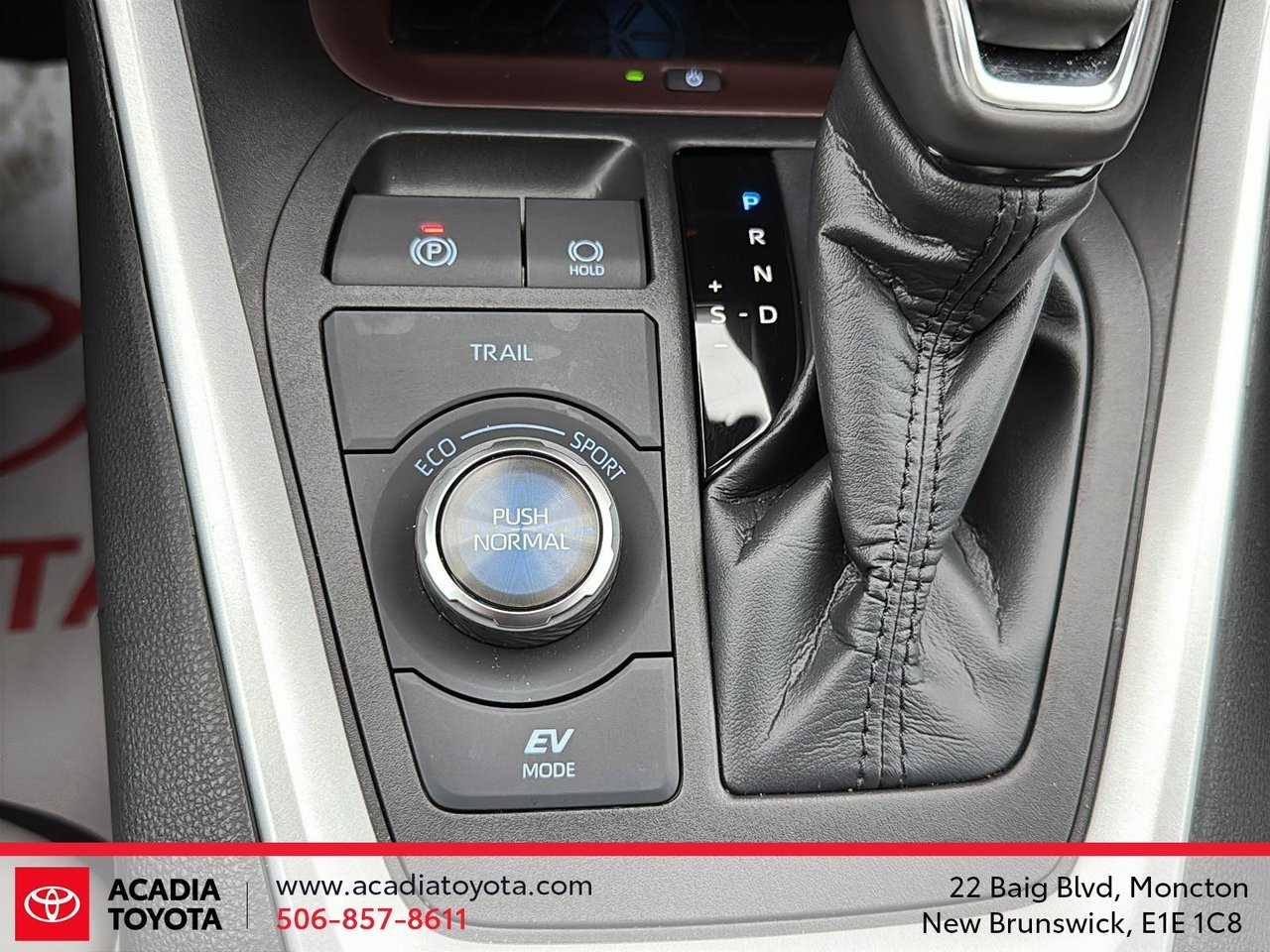 Toyota RAV4 Hybrid Limited 2022-16