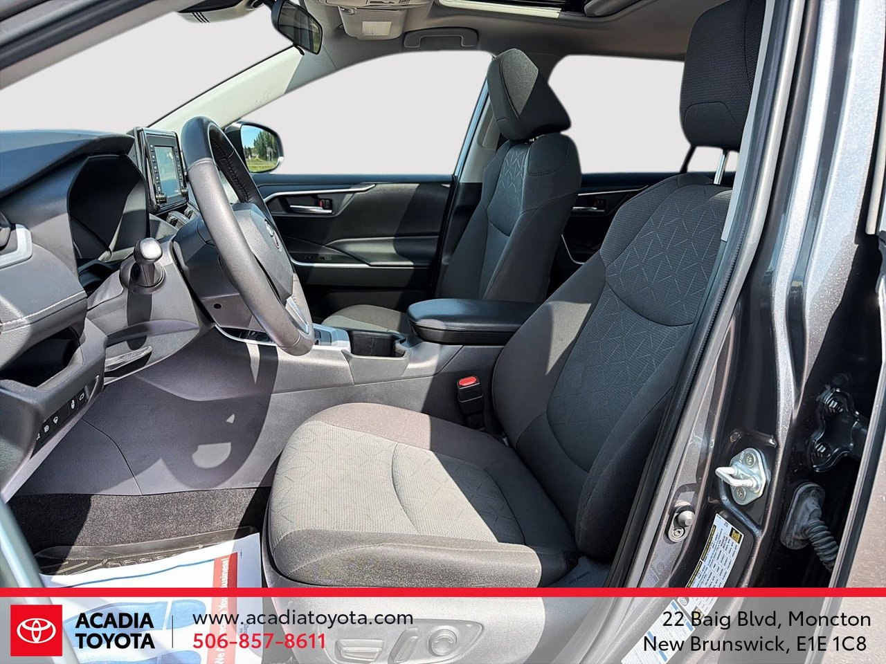 Toyota RAV4 XLE 2022-8