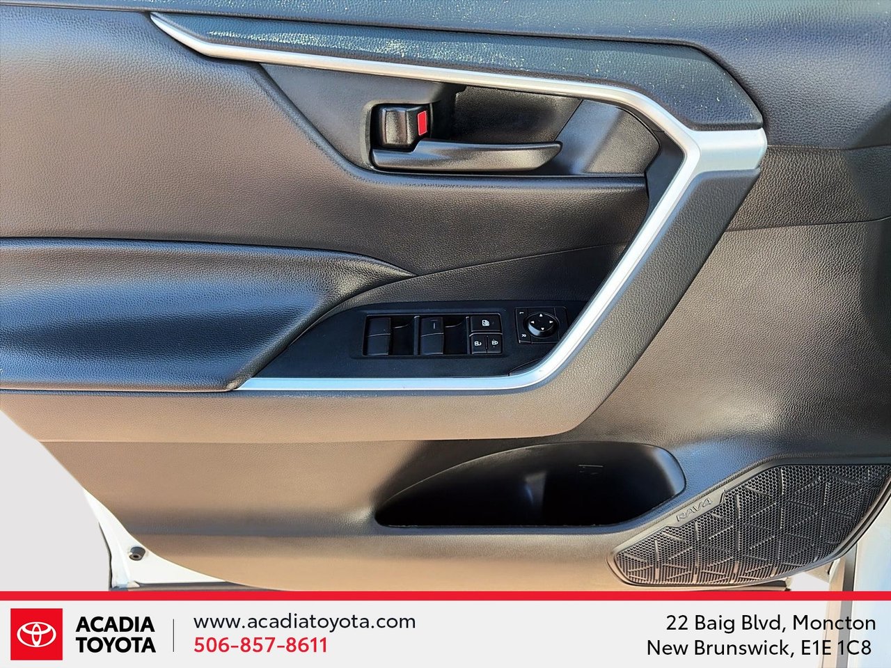 2022 Toyota RAV4 LE-10