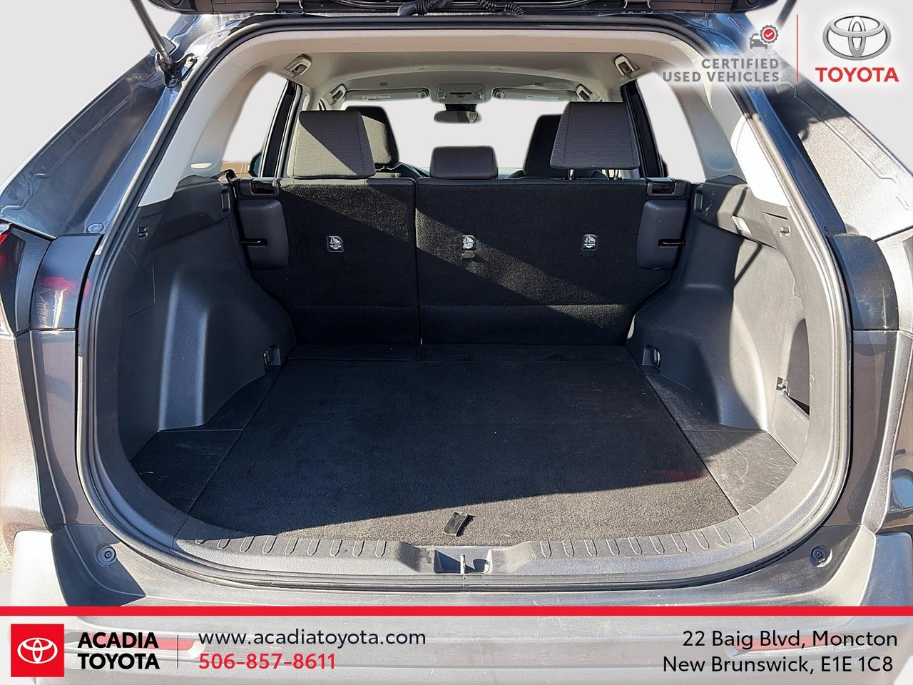 Toyota RAV4 LE 2023-5