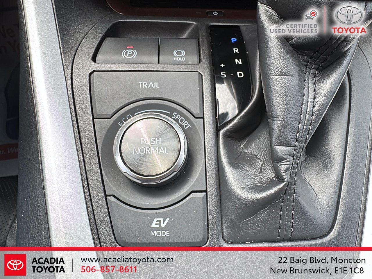 Toyota RAV4 Hybrid Limited 2024-16