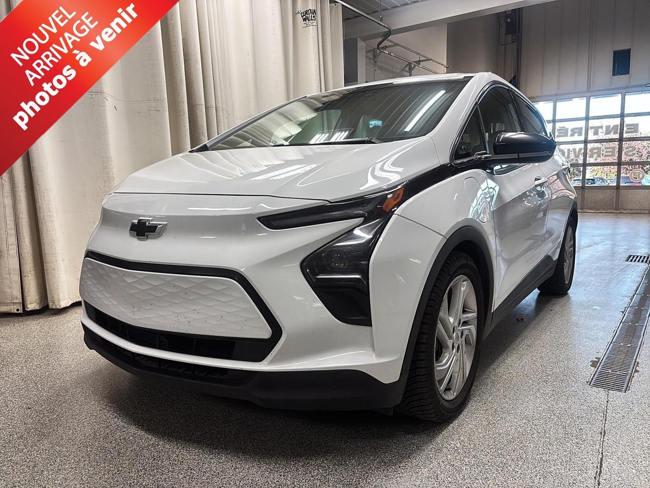 Summit White 2022 Chevrolet Bolt EV Hatchback Front-Wheel Drive Automatic