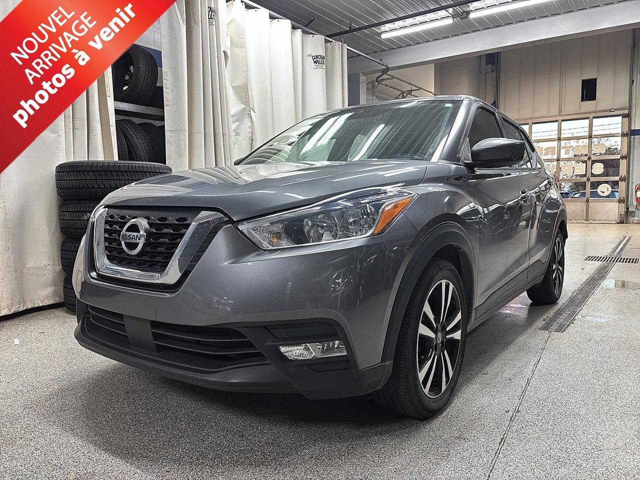 Gray (Gun Metallic) 2020 Nissan Kicks SUV / Crossover Front-Wheel Drive 