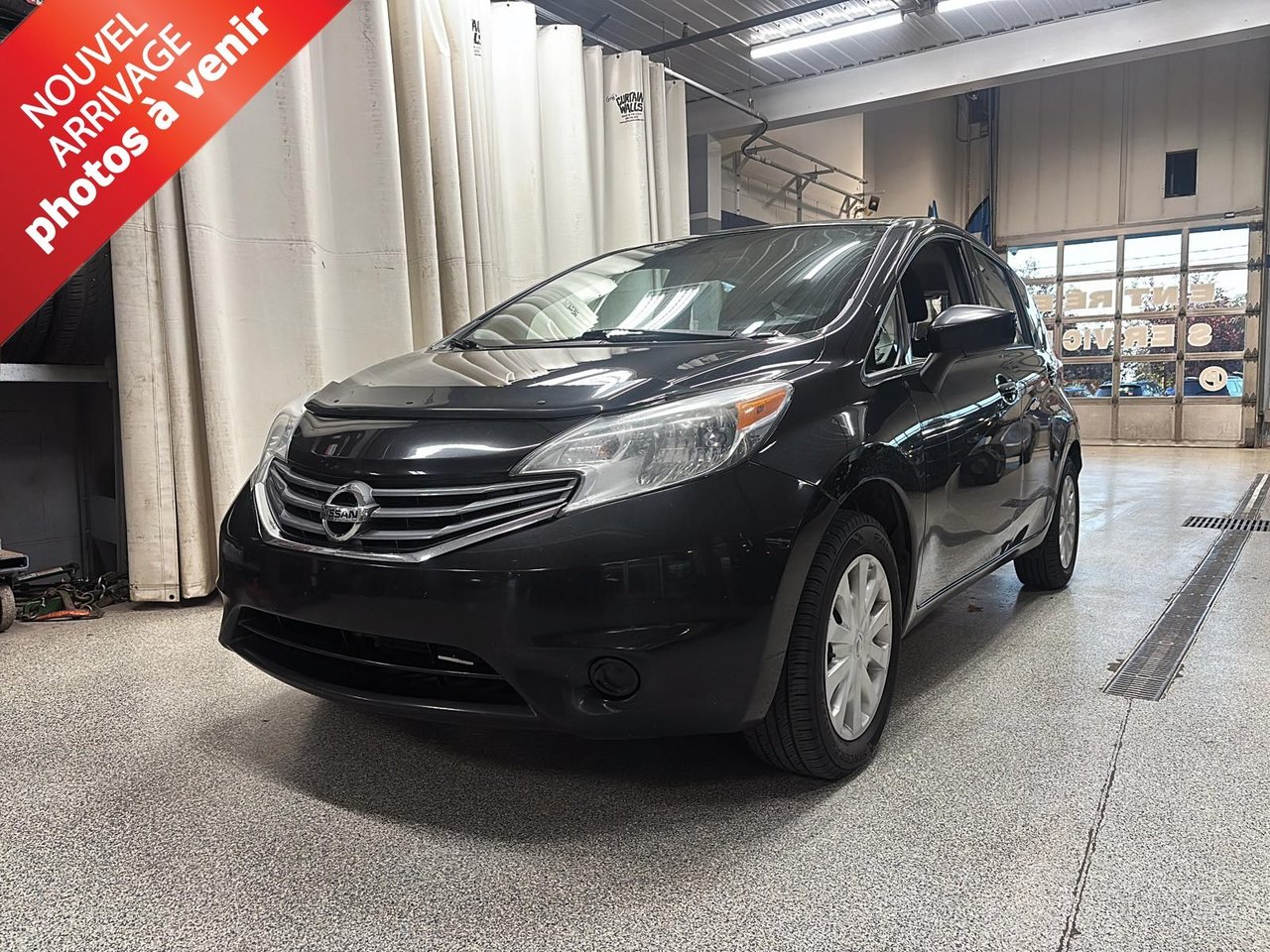 Super Black 2016 Nissan Versa Note Hatchback Front-Wheel Drive