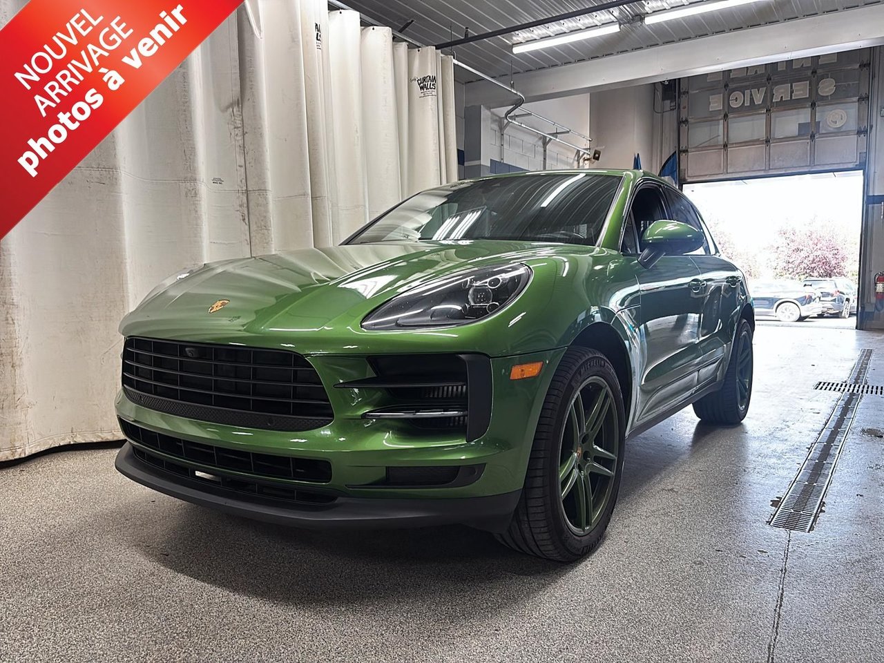 Mamba Green Metallic 2021 Porsche Macan SUV / Crossover All-Wheel Drive Automatic