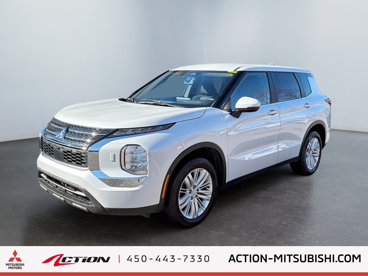 White Diamond 2024 Mitsubishi Outlander SUV / Crossover All-Wheel Drive