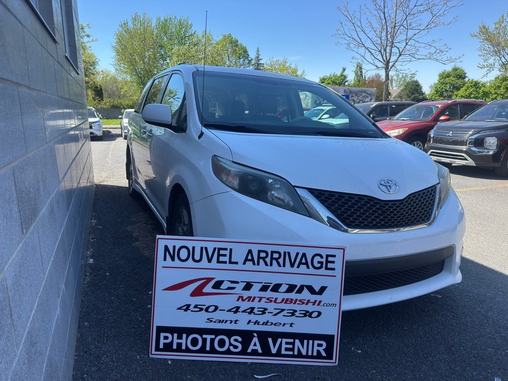 2014 Toyota Sienna SE 8-Passenger