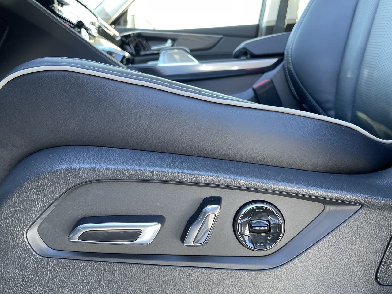 New 2023 Liquid Carbon Metallic Acura Platinum Elite image 21