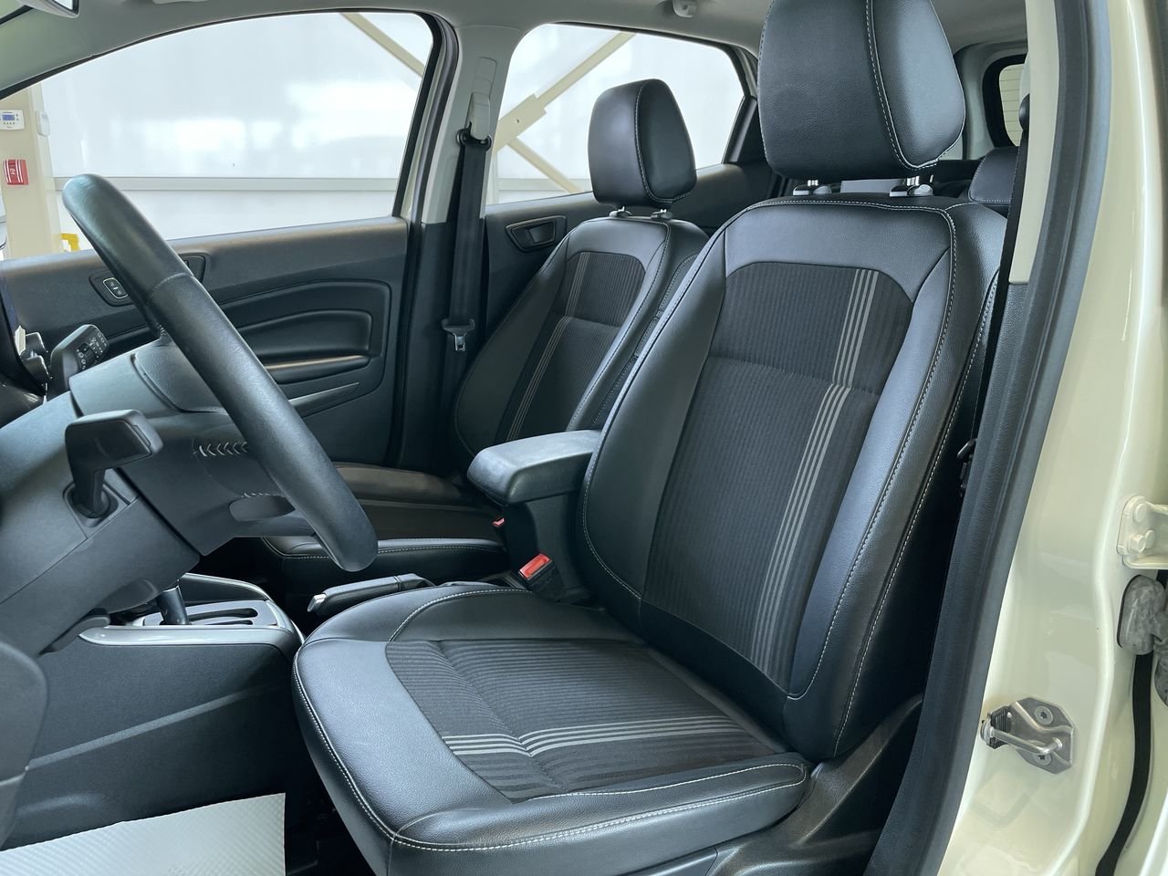 Used 2020 Diamond White Ford Ses 4WD image 19