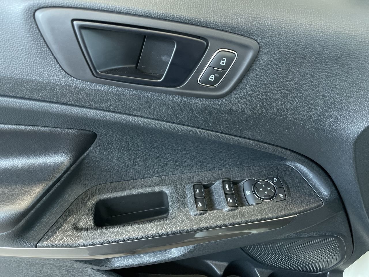 Used 2020 Diamond White Ford Ses 4WD image 21