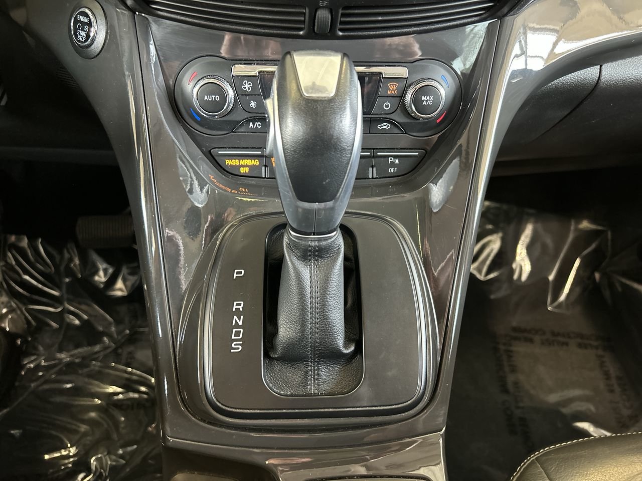 Used 2016 Oxford White Ford Titanium - 4WD image 28