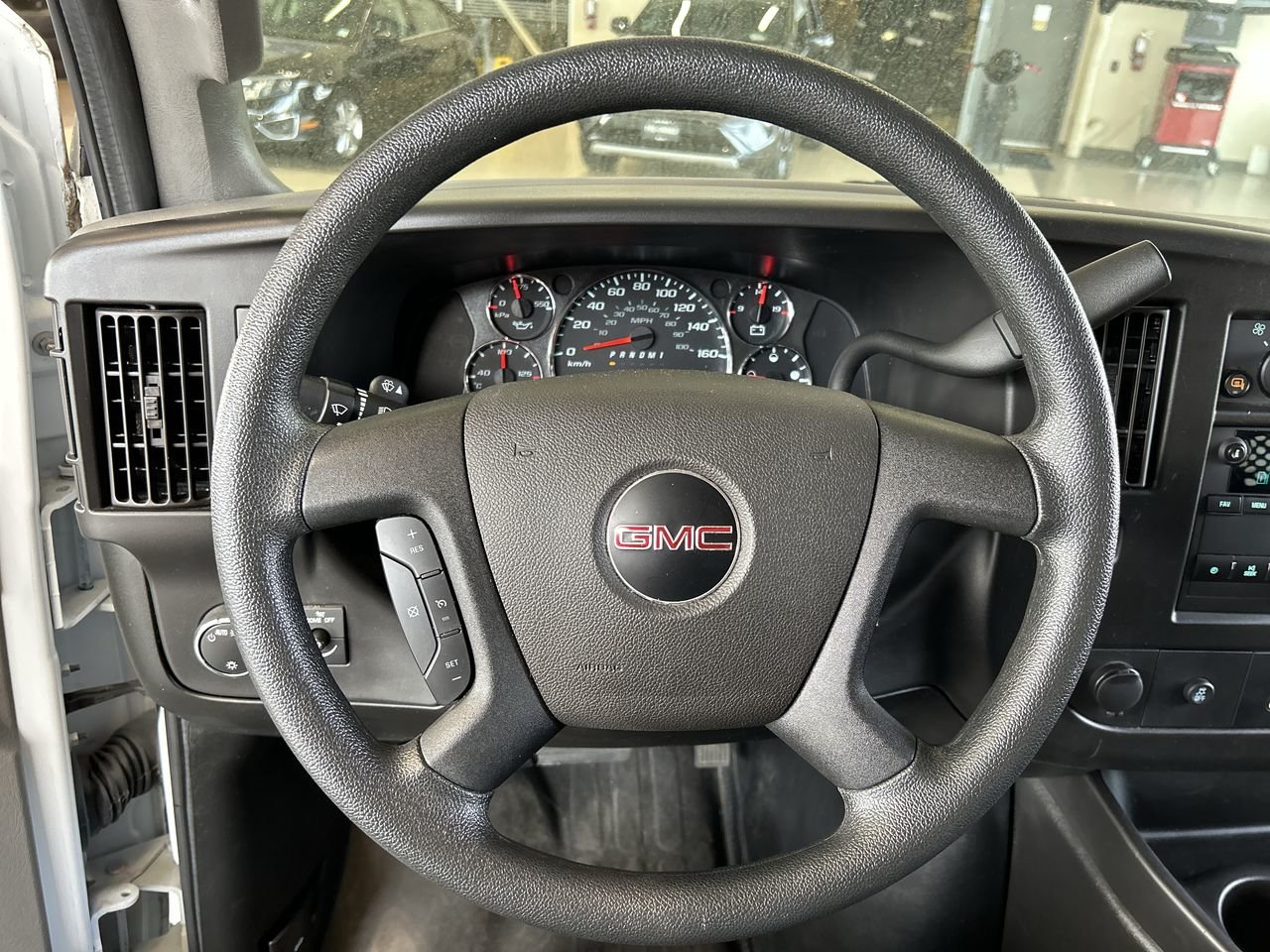 Used 2020 Summit White GMC 135 Wheelbase image 21