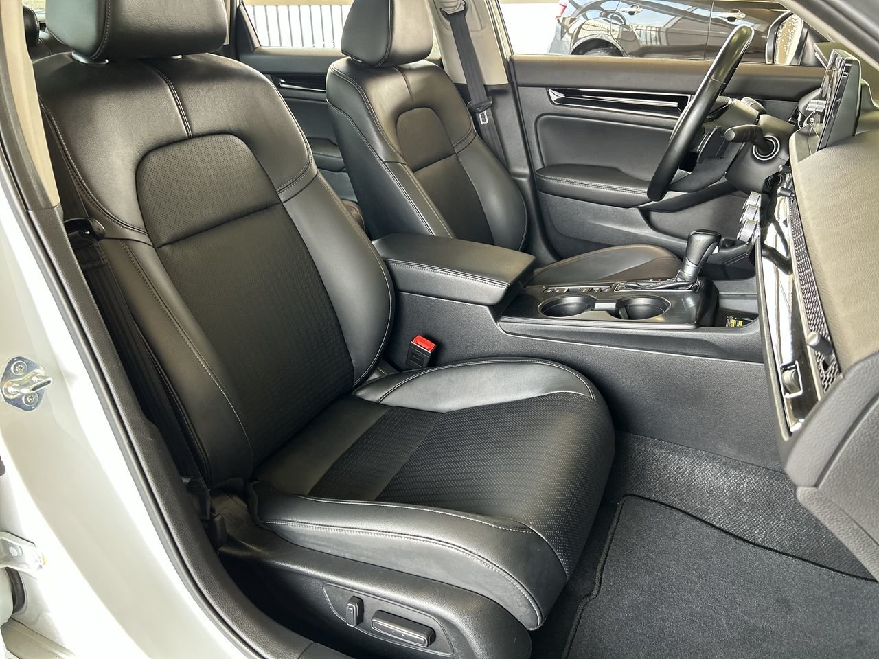 Used 2022 Platinum White Pearl Honda Sedan Touring CVT image 33