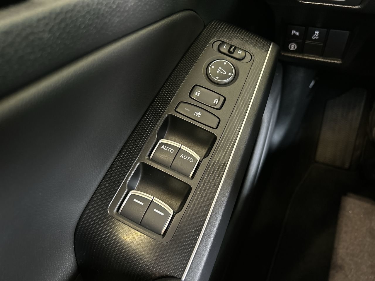 Used 2022 Platinum White Pearl Honda Sedan Touring CVT image 21