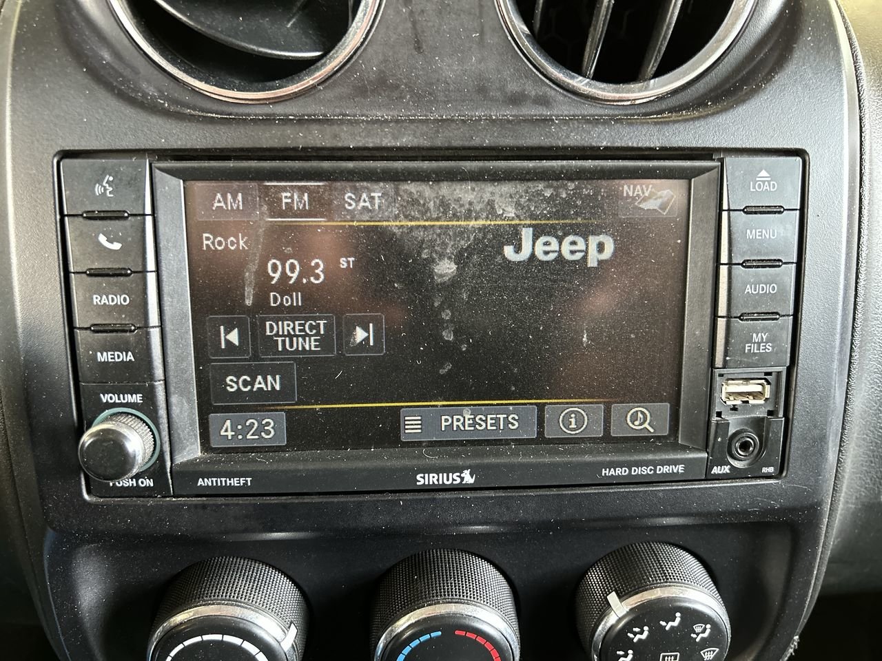 Used 2017 Granite Crystal (MET) Jeep 4x4 Sport / North image 24