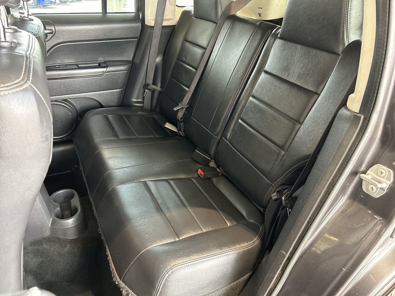 Used 2017 Granite Crystal (MET) Jeep 4x4 Sport / North image 29