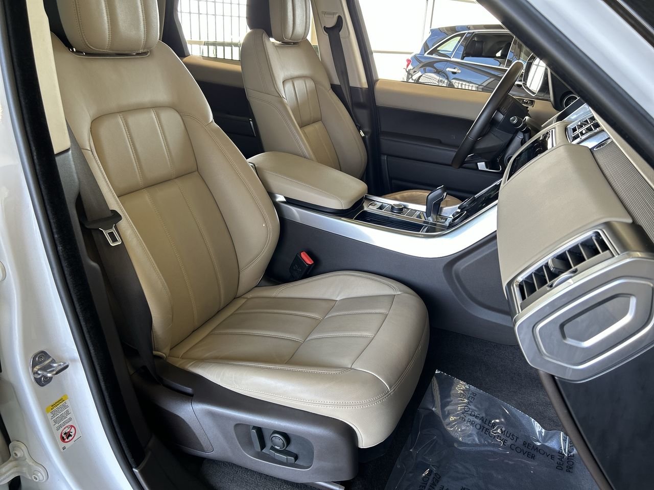 Used 2021 Fuji White Land Rover V6 Td6 SE image 33