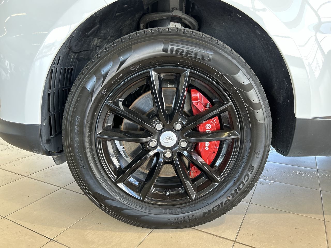 Used 2021 Fuji White Land Rover V6 Td6 SE image 18