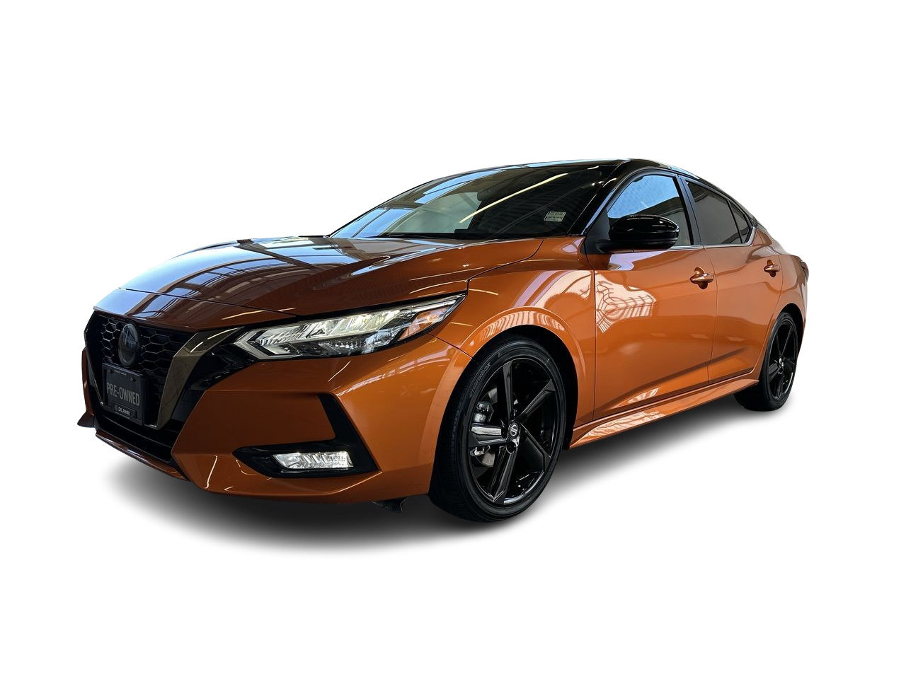 Used 2022 2 tone Super Black/Monarch Orange Met Nissan SR CVT image 5