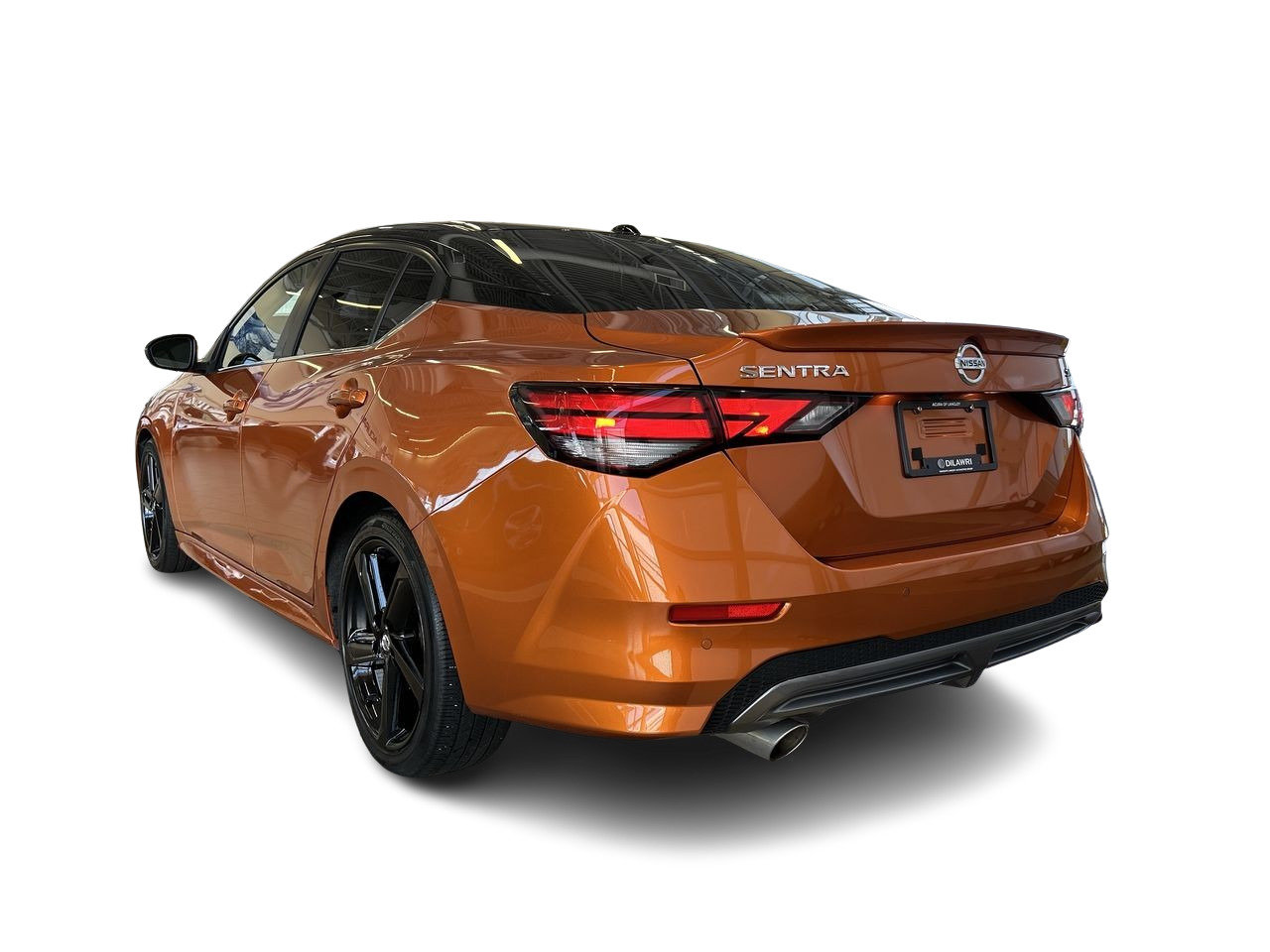 Used 2022 2 tone Super Black/Monarch Orange Met Nissan SR CVT image 9